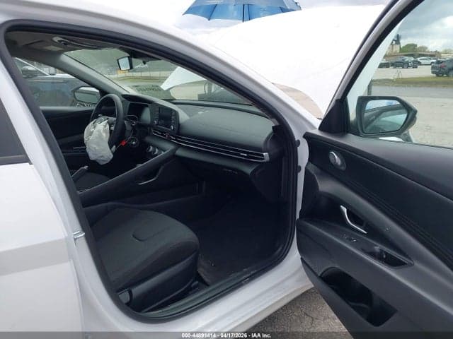 2025 HYUNDAI ELANTRA SE 5