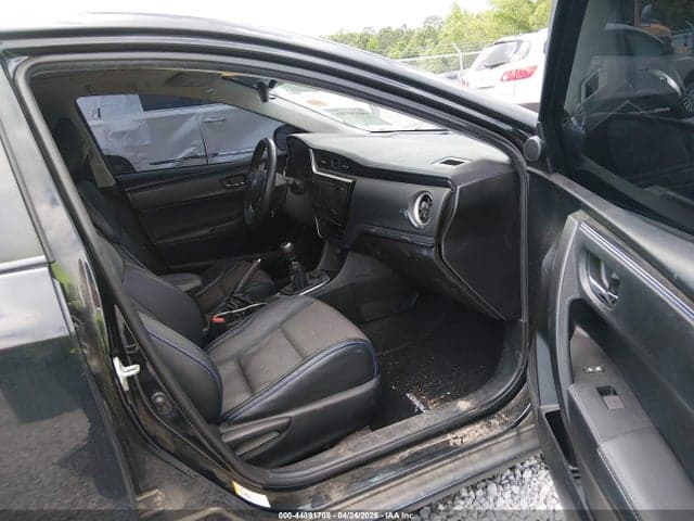 2017 TOYOTA COROLLA SE 5