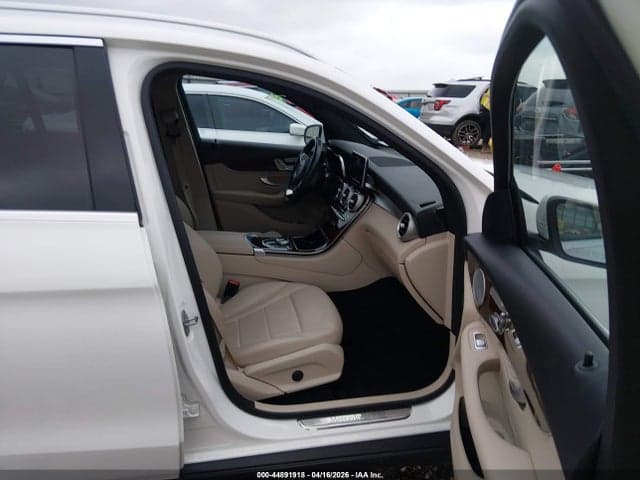 2018 MERCEDES-BENZ GLC 300 5