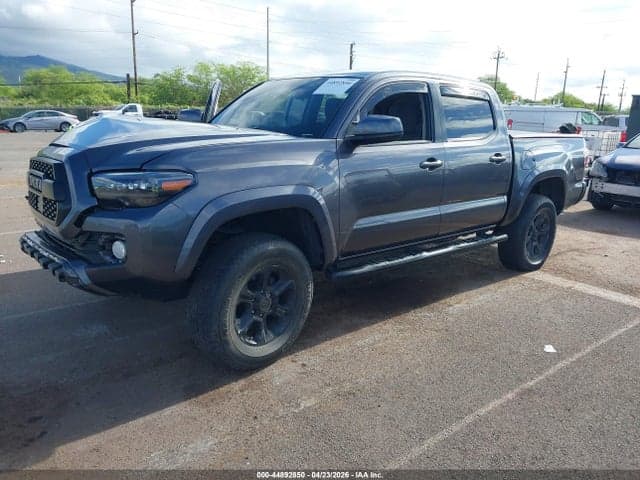 2018 TOYOTA TACOMA SR5 2