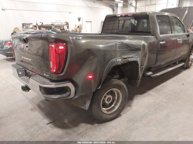 2022 GMC SIERRA 3500HD SLT 11
