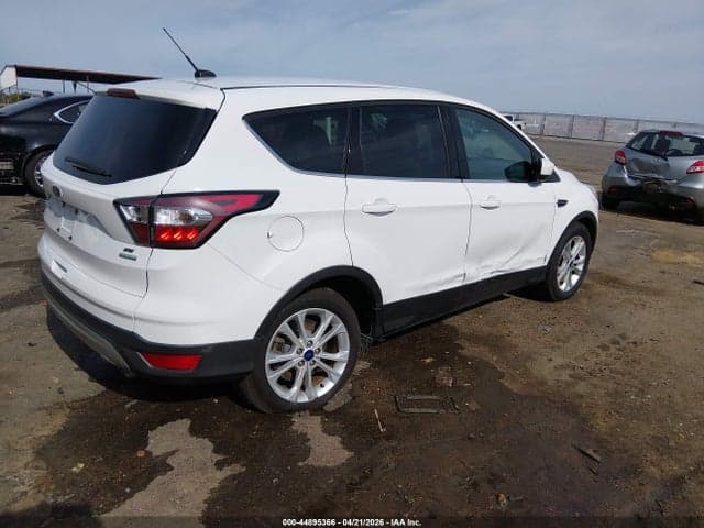 2017 FORD ESCAPE SE 4