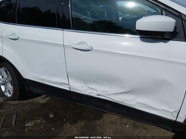 2017 FORD ESCAPE SE 6