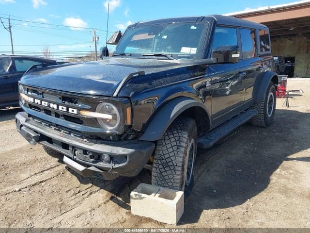 2024 FORD BRONCO OUTER BANKS 6