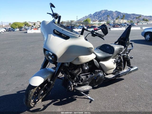 2023 HARLEY-DAVIDSON FLHXST 2