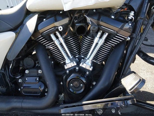 2023 HARLEY-DAVIDSON FLHXST 8