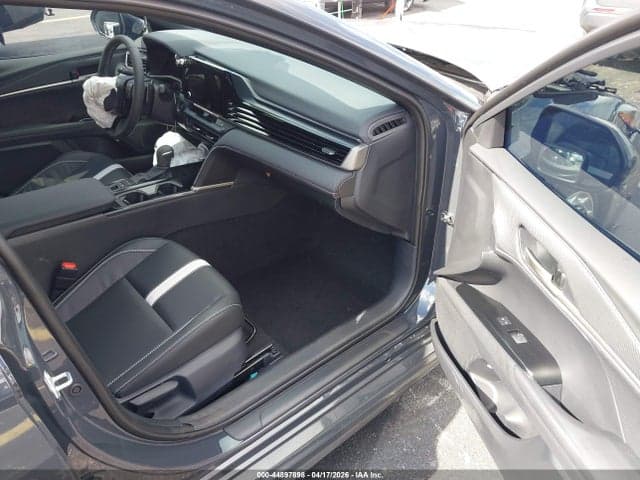 2026 TOYOTA CAMRY SE 5