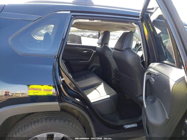 2025 TOYOTA RAV4 XLE PREMIUM 8