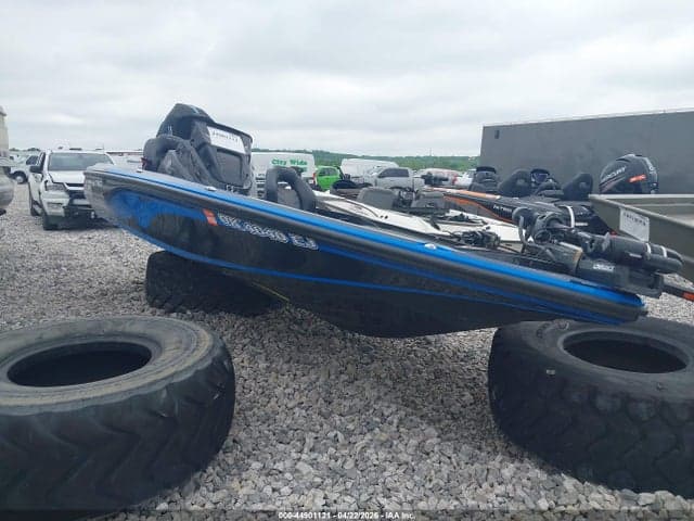 2023 TRACKER NITRO Z18