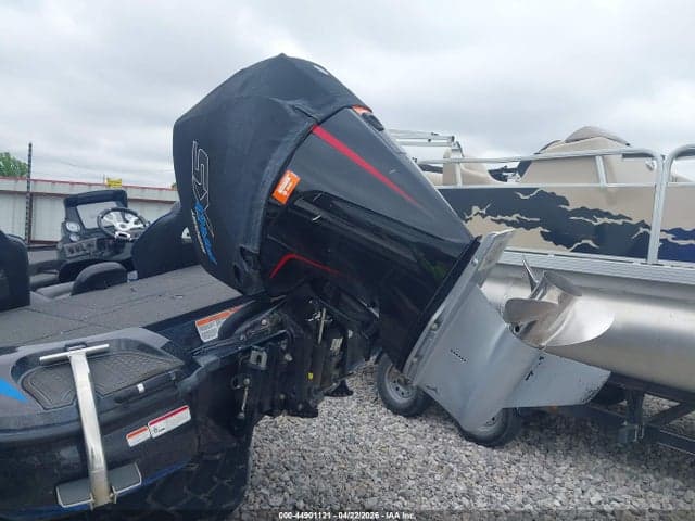 2023 TRACKER NITRO Z18 10