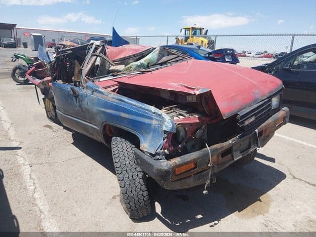 1985 TOYOTA PICKUP XTRACAB RN66 DLX