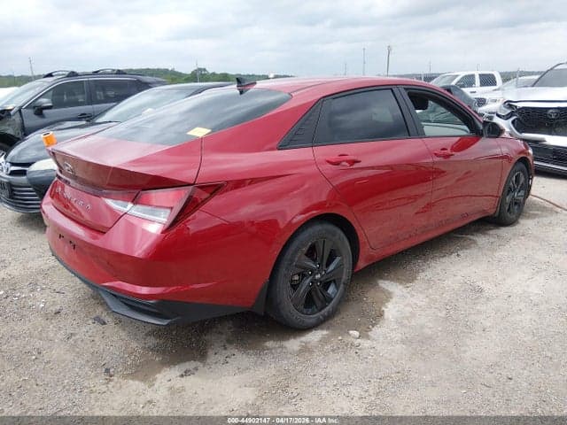 2022 HYUNDAI ELANTRA SEL 4
