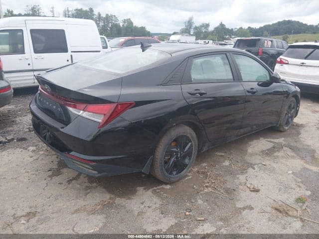 2023 HYUNDAI ELANTRA SEL 4
