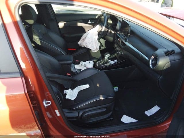 2021 KIA FORTE GT-LINE 5