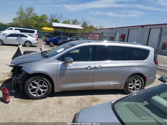 2018 CHRYSLER PACIFICA LIMITED 15