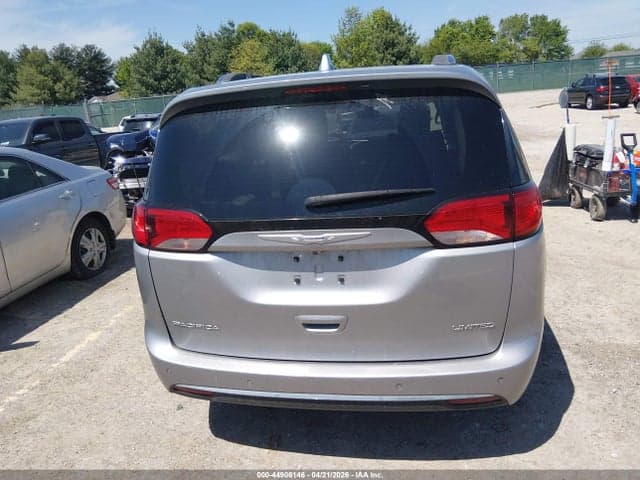 2018 CHRYSLER PACIFICA LIMITED 17
