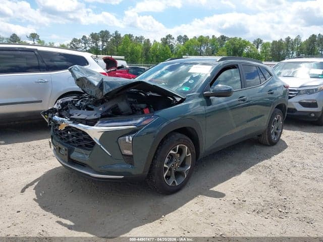 2025 CHEVROLET TRAX FWD LT 2