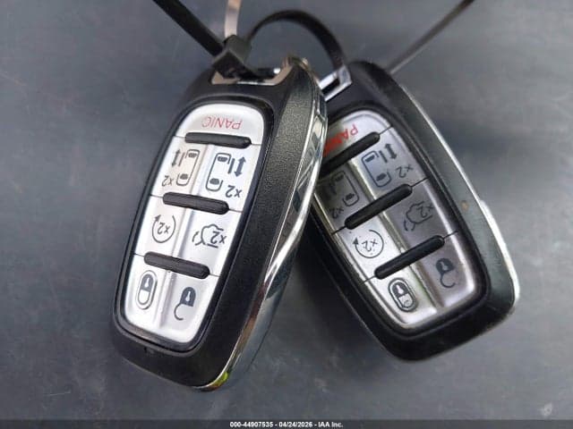 2020 CHRYSLER PACIFICA LIMITED 11