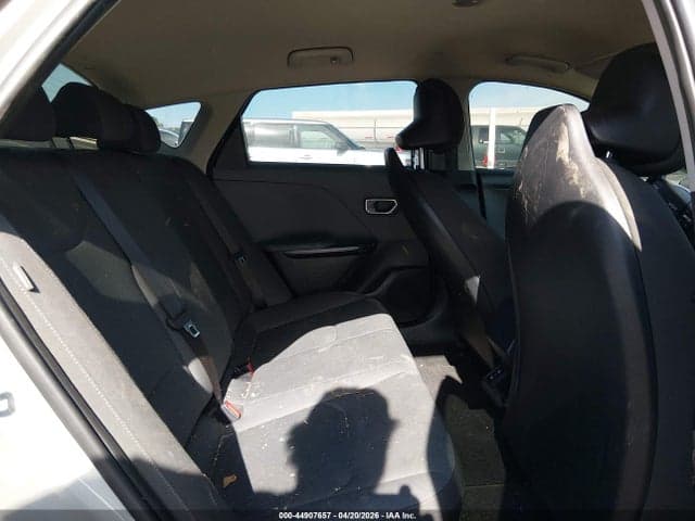 2025 KIA K4 LXS 8