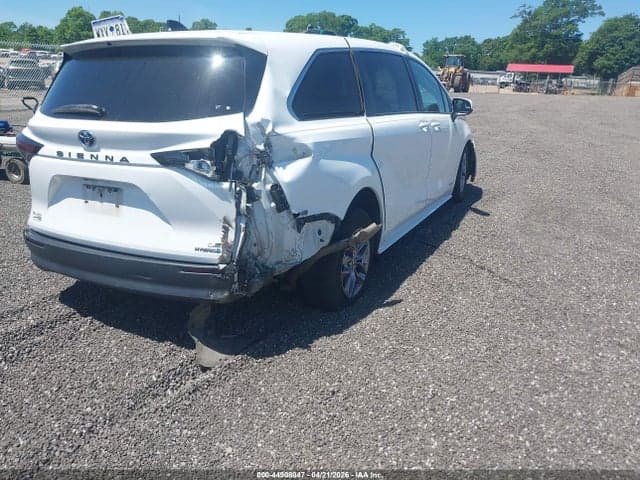 2021 TOYOTA SIENNA LE 4
