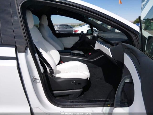 2025 TESLA MODEL X PLAID 5