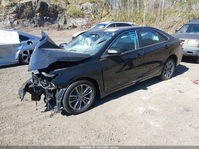 2017 TOYOTA CAMRY SE 2