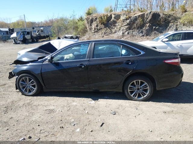 2017 TOYOTA CAMRY SE 15