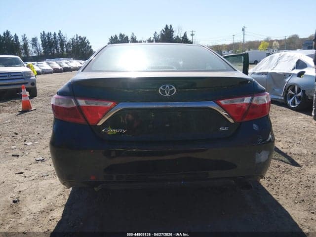 2017 TOYOTA CAMRY SE 17