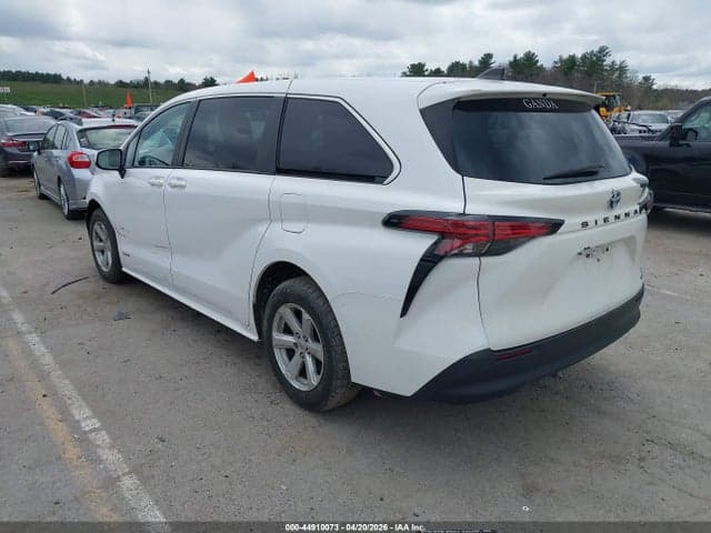 2021 TOYOTA SIENNA LE 3
