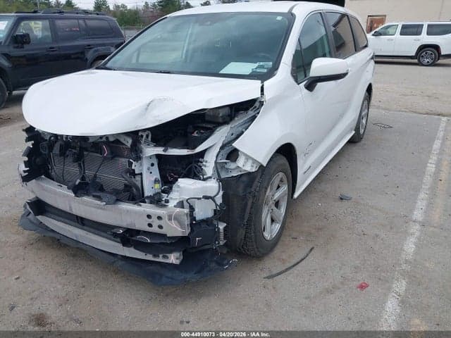 2021 TOYOTA SIENNA LE 6