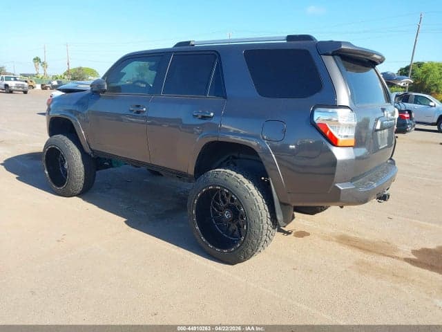 2021 TOYOTA 4RUNNER SR5 3