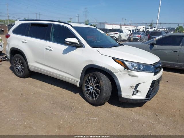 2018 TOYOTA HIGHLANDER SE