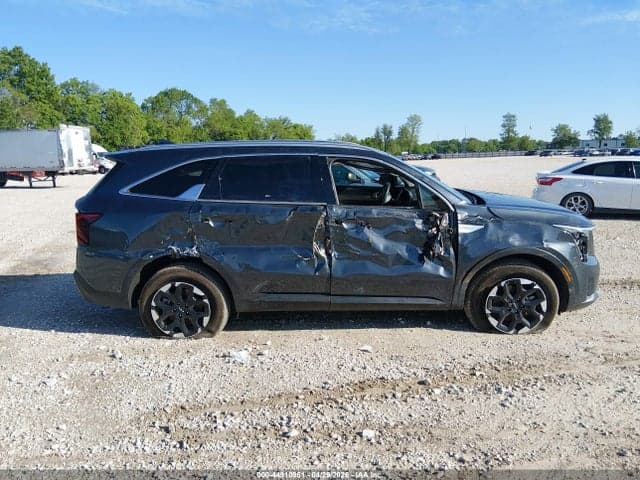 2024 KIA SORENTO S 13