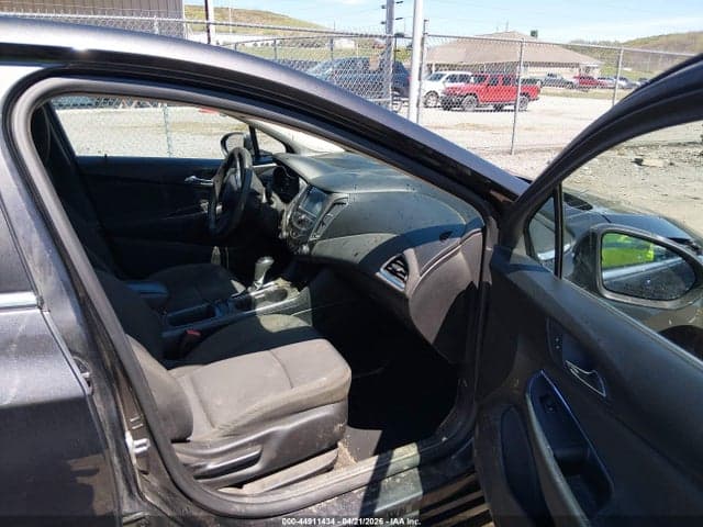 2017 CHEVROLET CRUZE LT AUTO 5