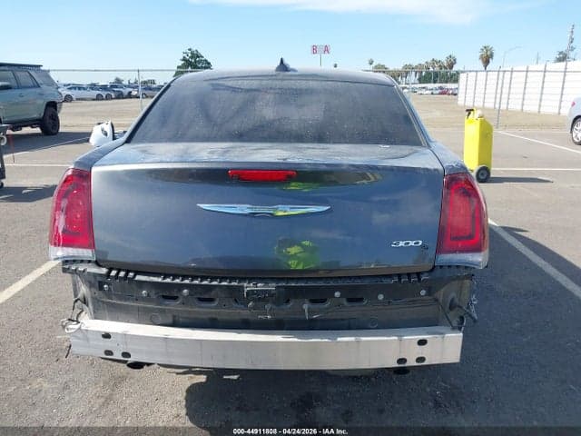 2019 CHRYSLER 300 300S 16