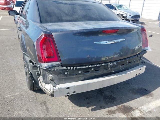 2019 CHRYSLER 300 300S 17