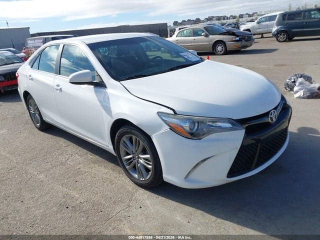2017 TOYOTA CAMRY SE 1