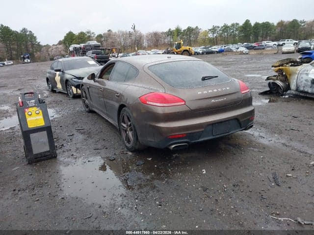 2015 PORSCHE PANAMERA 4 3