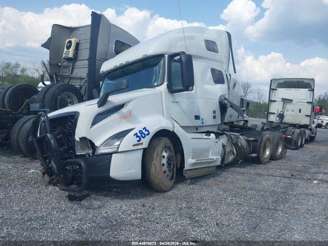 2025 VOLVO VNL 2