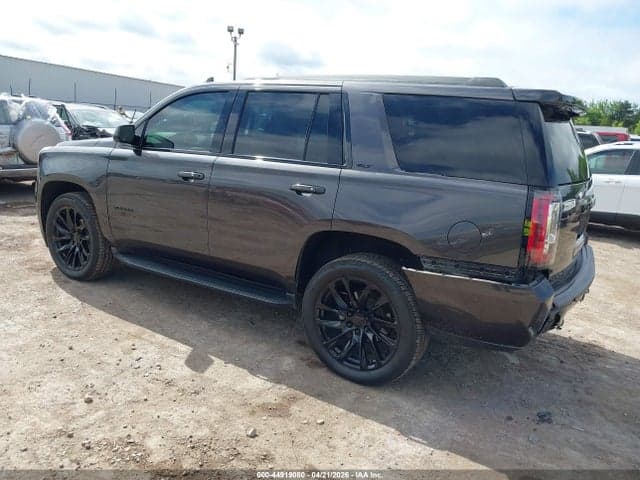 2017 GMC YUKON SLT 3