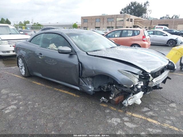 2011 INFINITI G37