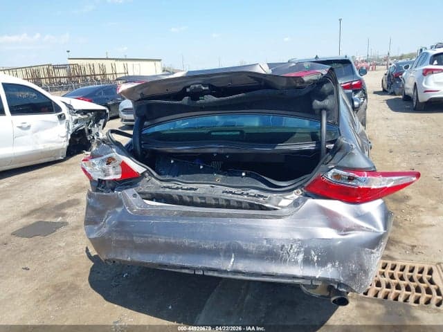 2017 TOYOTA CAMRY SE 16