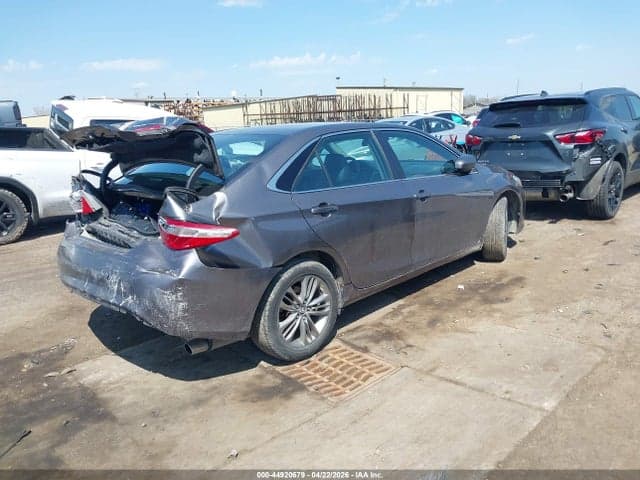 2017 TOYOTA CAMRY SE 4