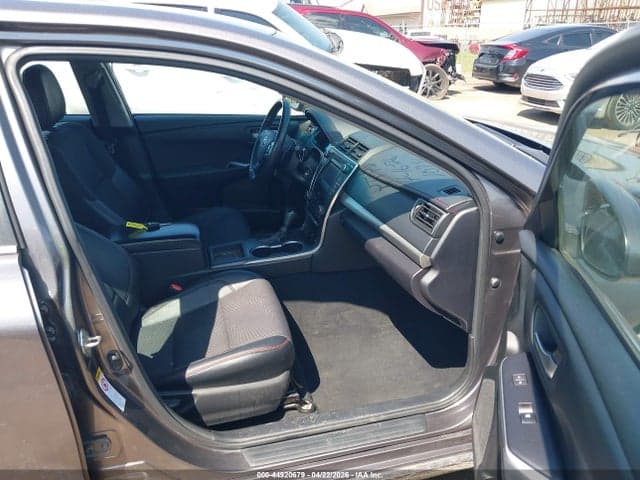 2017 TOYOTA CAMRY SE 5