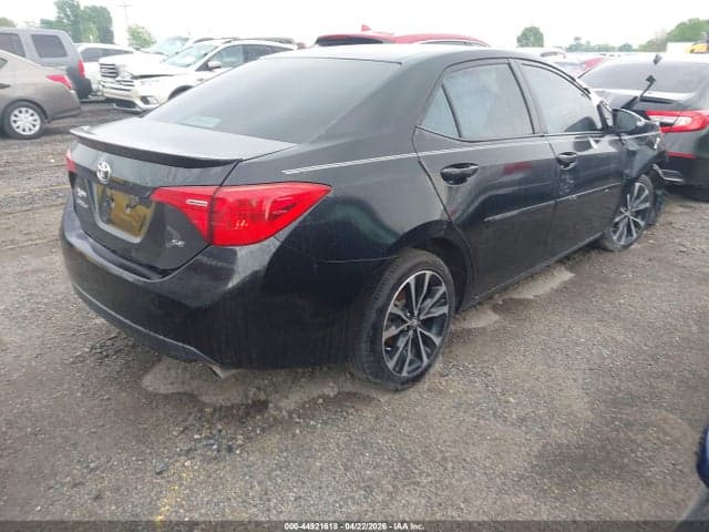 2017 TOYOTA COROLLA SE 4