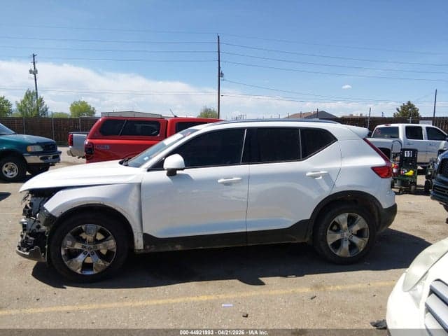 2021 VOLVO XC40 T5 MOMENTUM 15