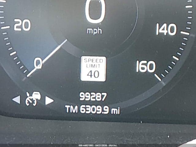 2021 VOLVO XC40 T5 MOMENTUM 16
