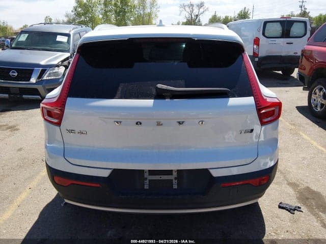 2021 VOLVO XC40 T5 MOMENTUM 17