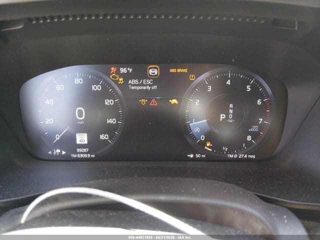 2021 VOLVO XC40 T5 MOMENTUM 7