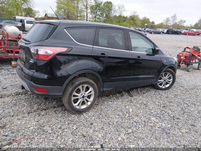 2017 FORD ESCAPE SE 4